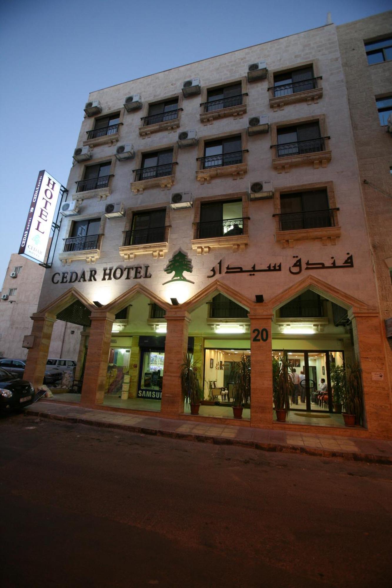 Hotel Cedar