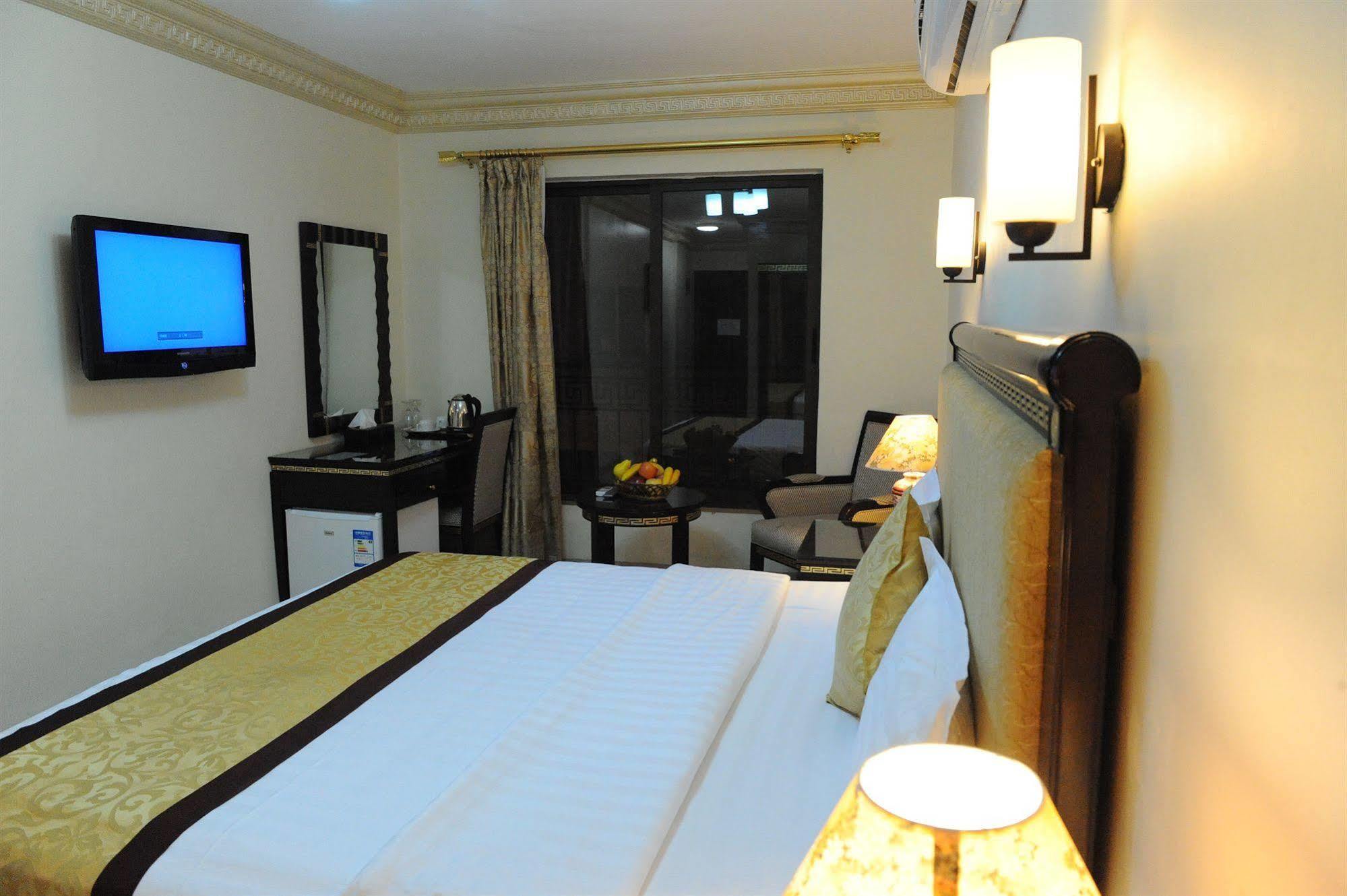 Cedar Hotel 3*